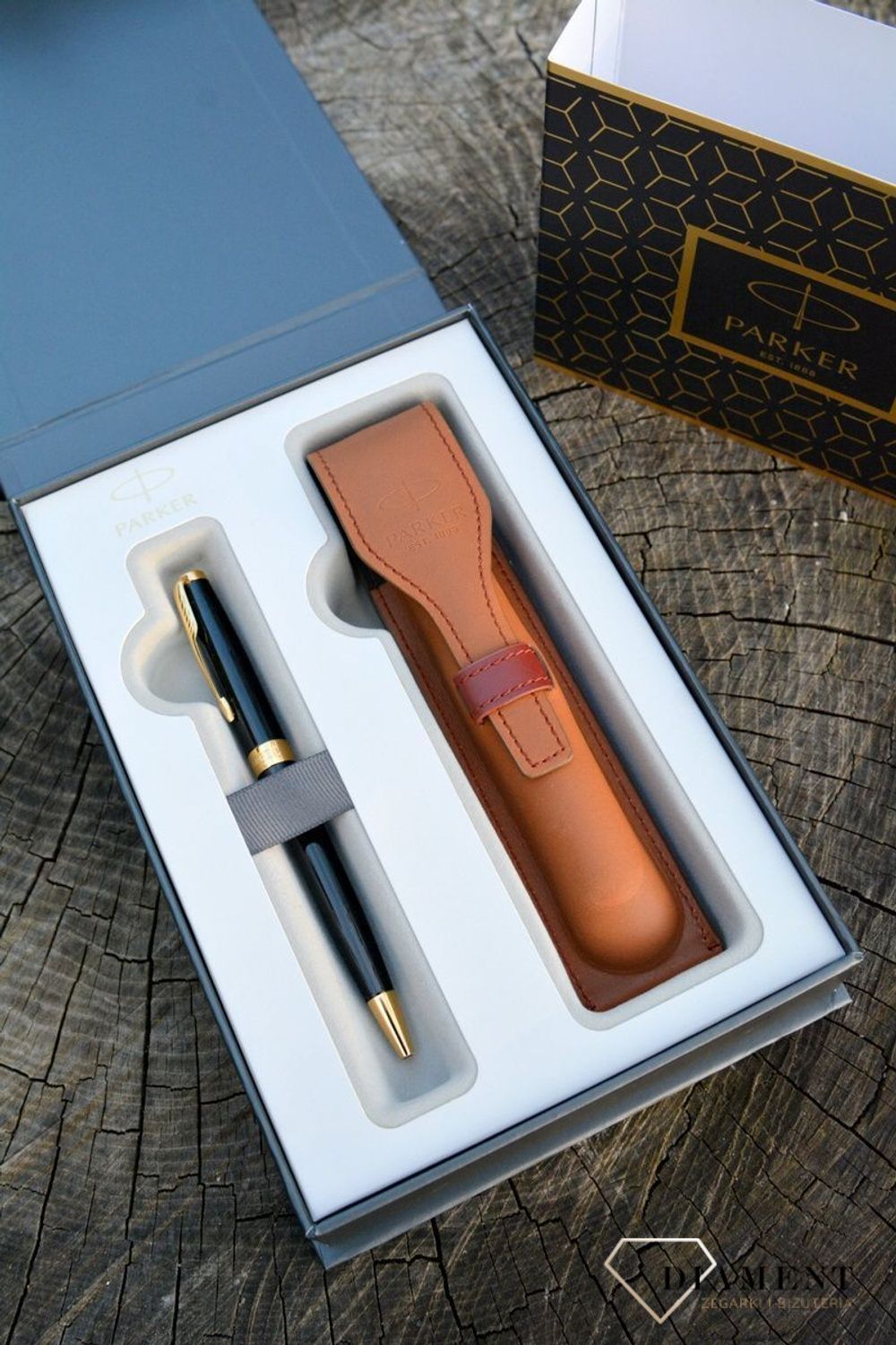 Zestaw prezentowy Parker Długopis czarny CT + Etui brązowe Parker 1931497 (1).JPG